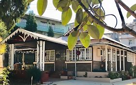 Mid Hill Cottage Guest Suites Nongrim